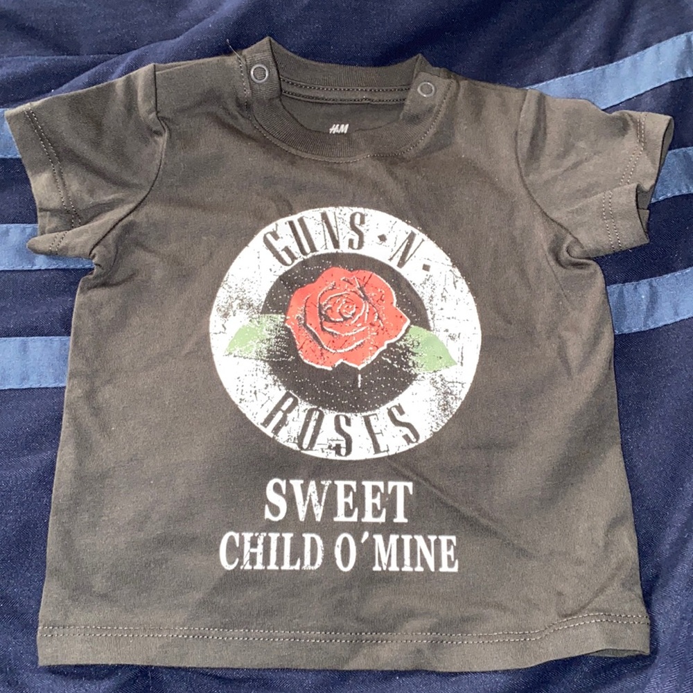 H&M Guns N’ Roses baby tee